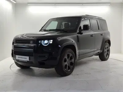 Land Rover Defender 110 3.0d i6 mhev X-Dynamic SE awd 200cv auto del 2025 usata a Bergamo