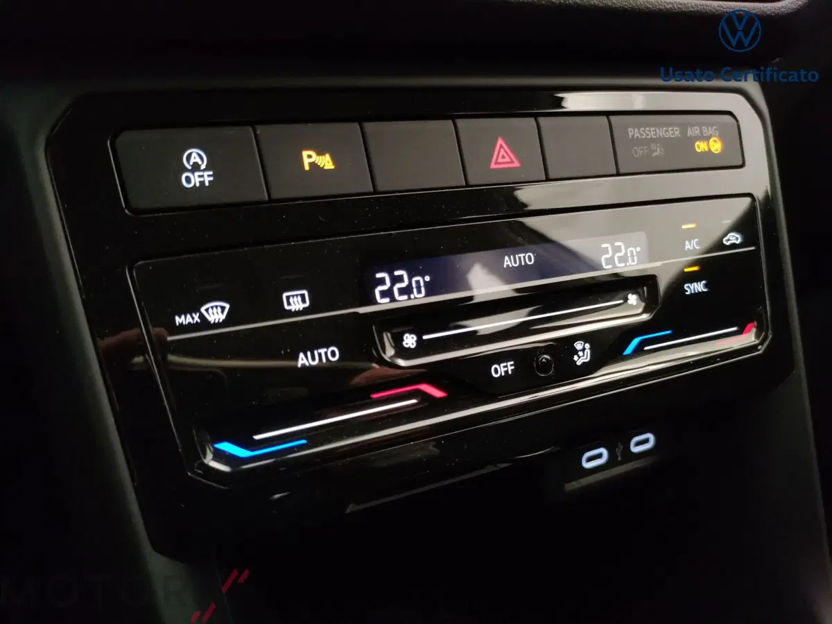 Volkswagen T-Cross usata a Varese (13)