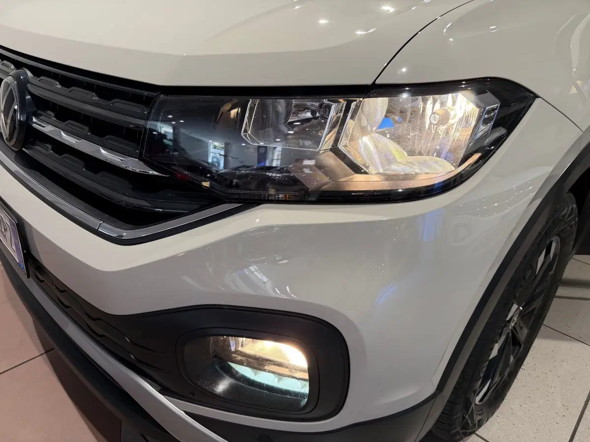 Volkswagen T-Cross usata a Genova (15)
