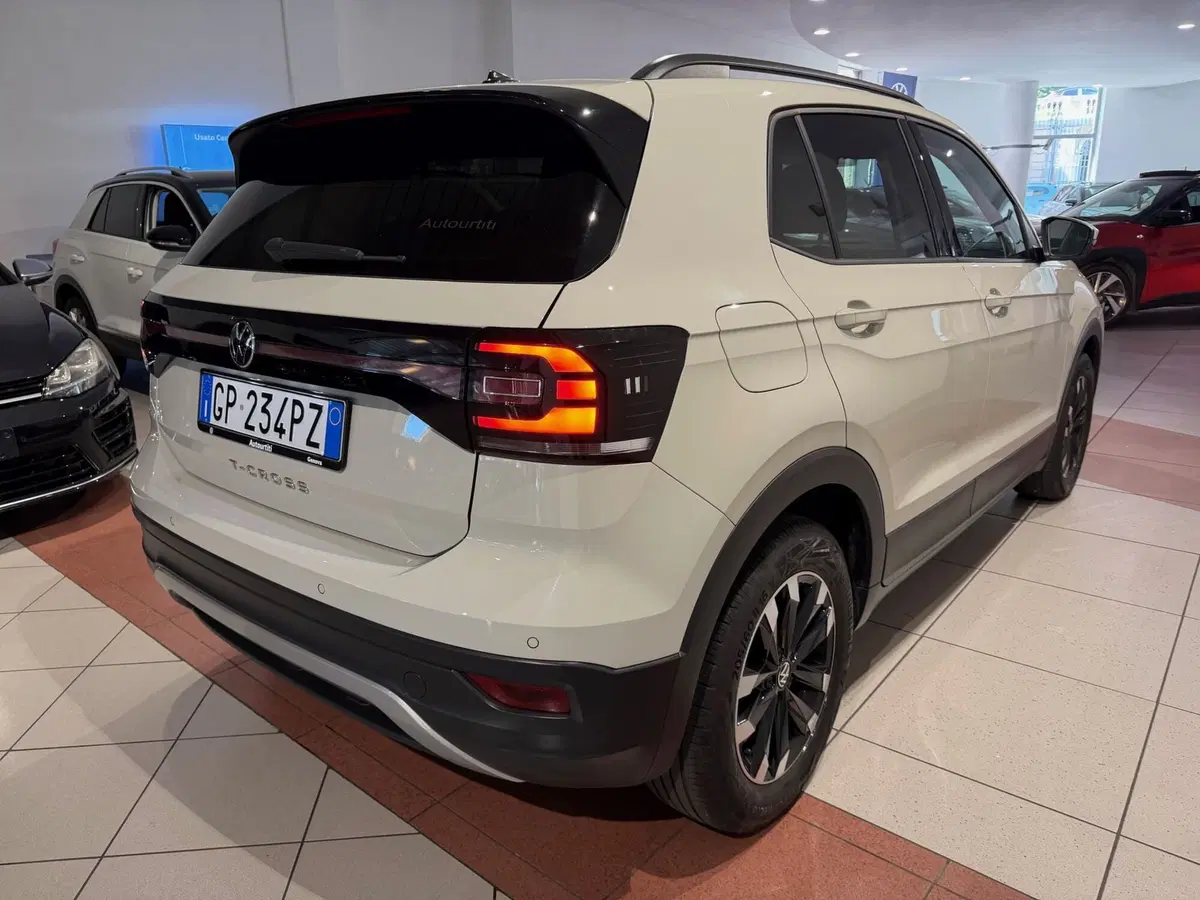 Volkswagen T-Cross usata a Genova (5)