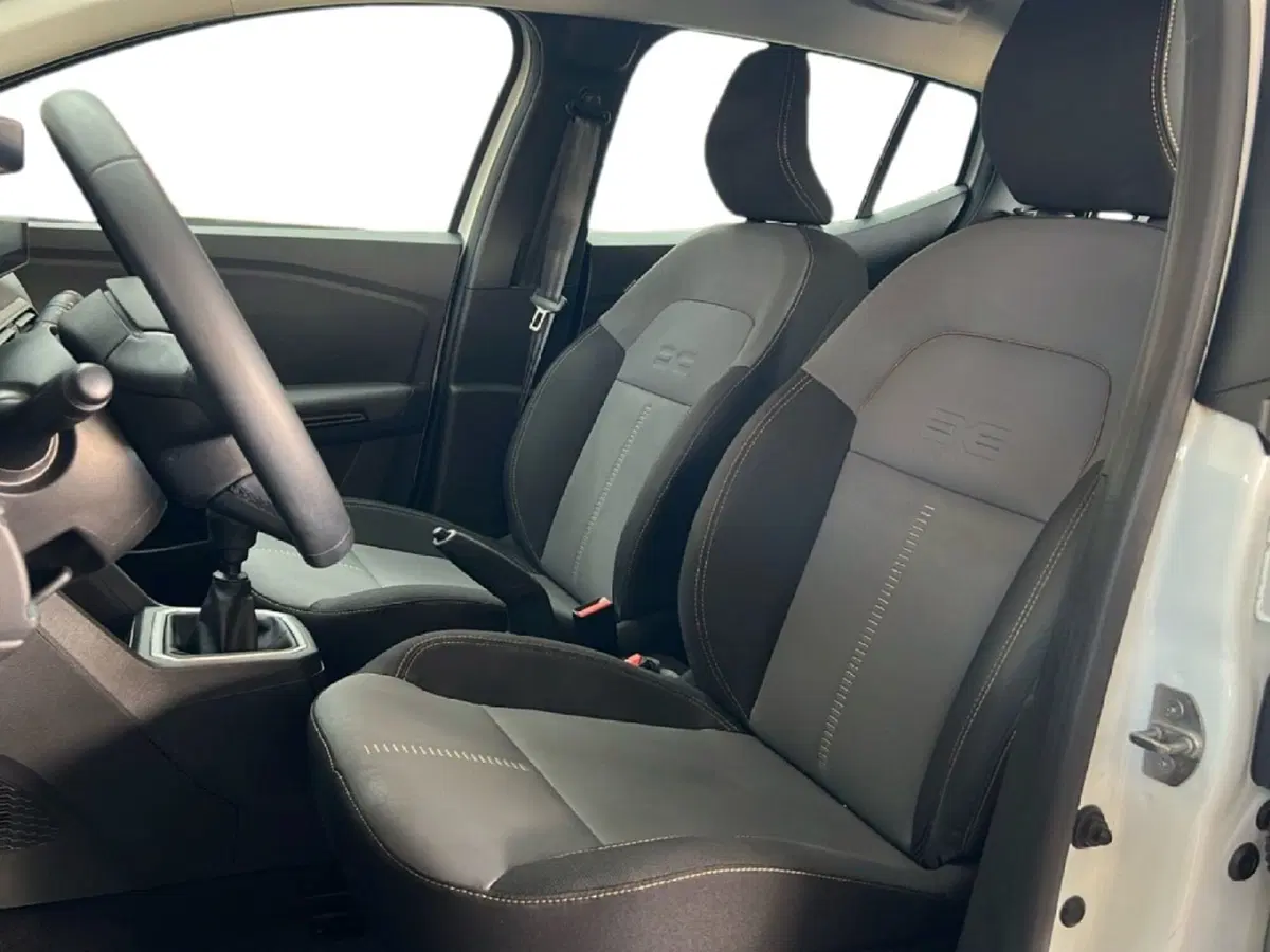 Dacia Sandero Stepway usata a Roma (12)