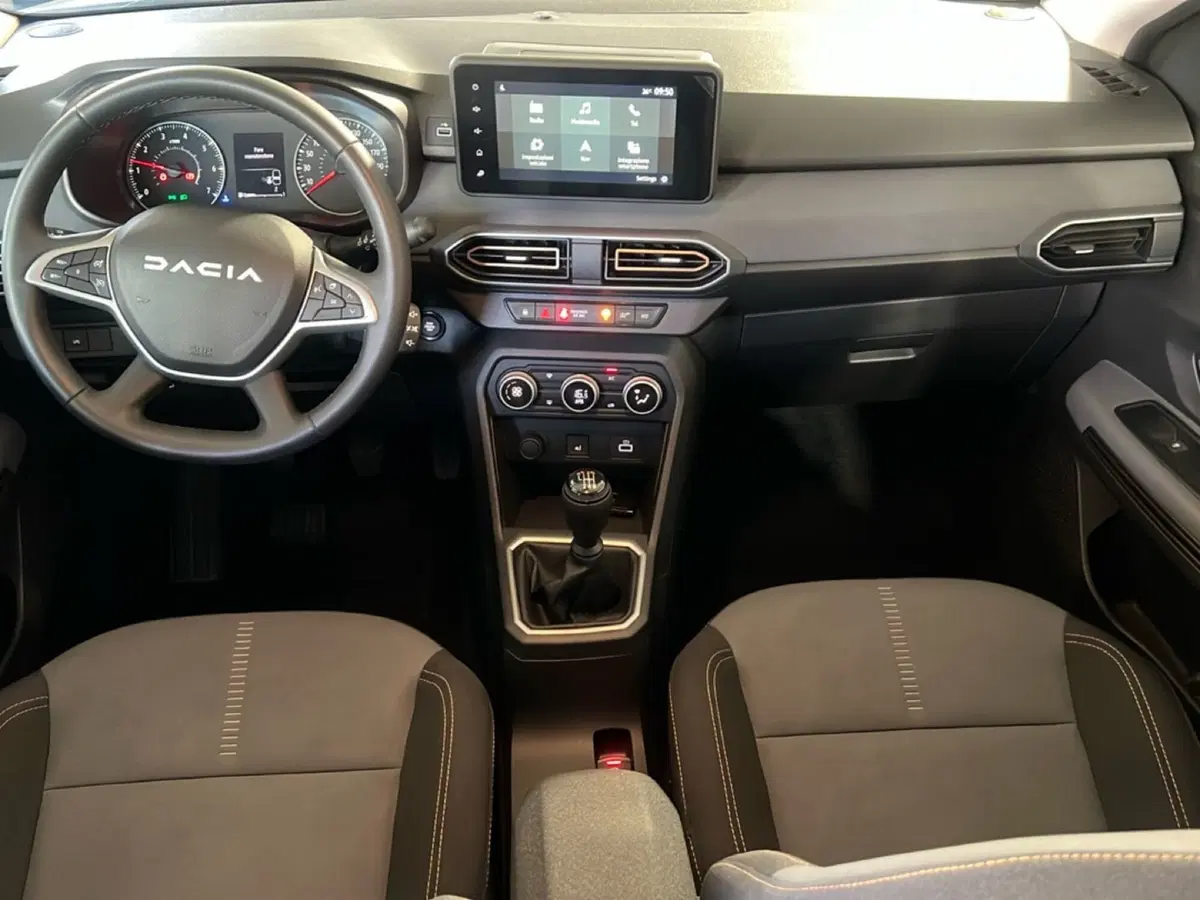 Dacia Sandero usata a Roma (11)