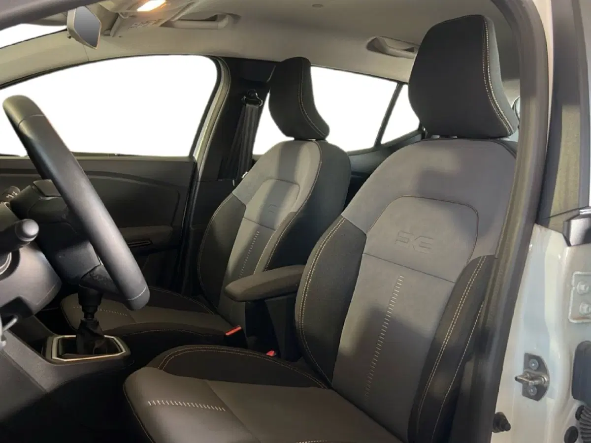 Dacia Sandero usata a Roma (12)