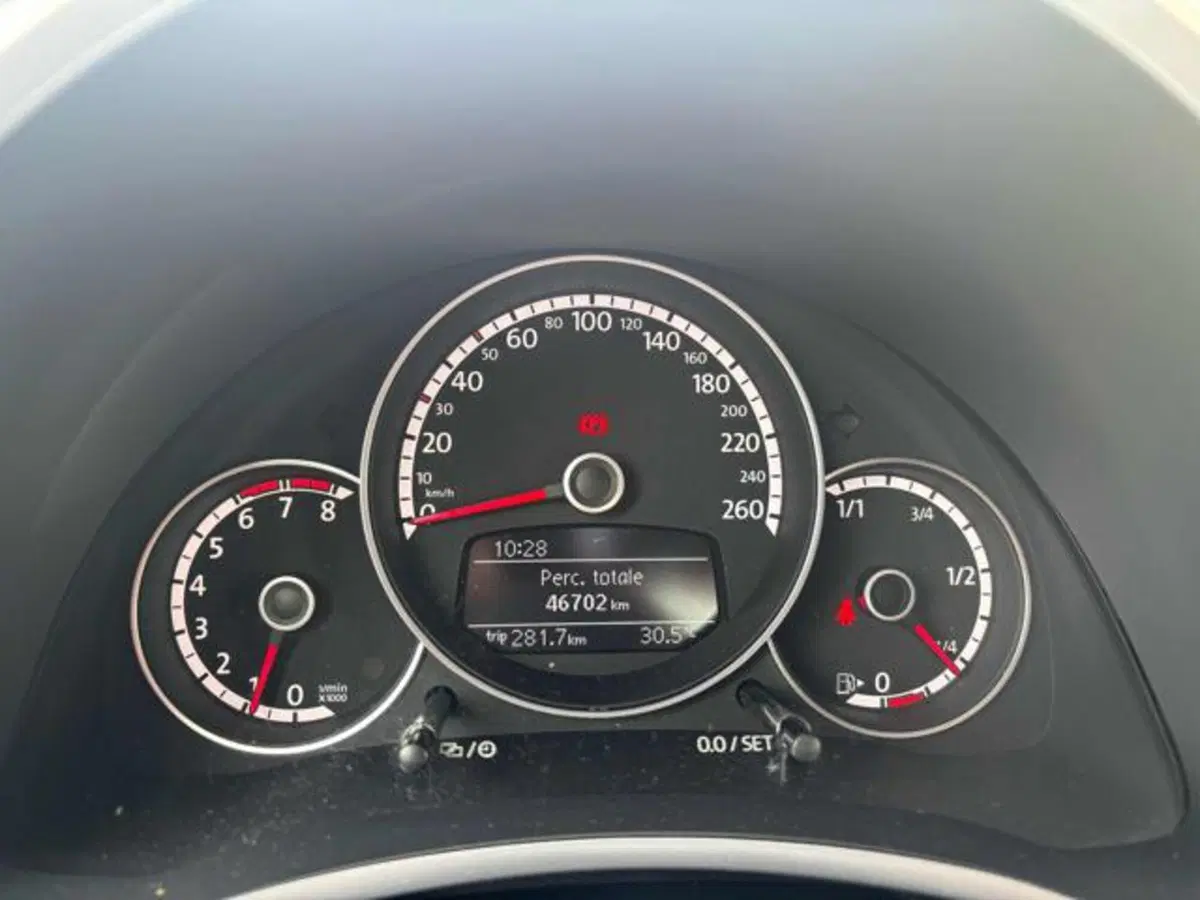 Volkswagen Maggiolino usata a Pesaro-Urbino (12)