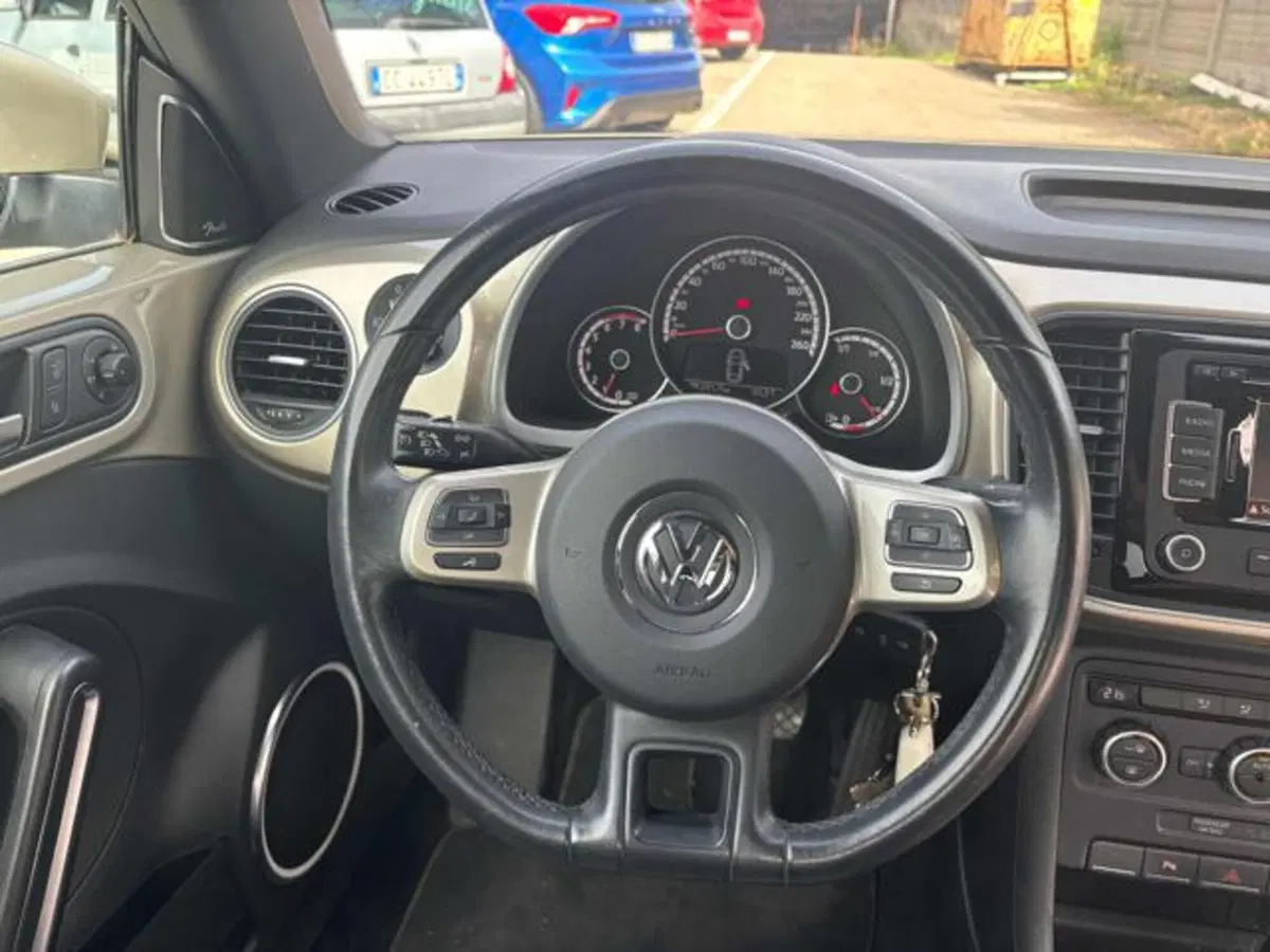 Volkswagen Maggiolino usata a Pesaro-Urbino (8)