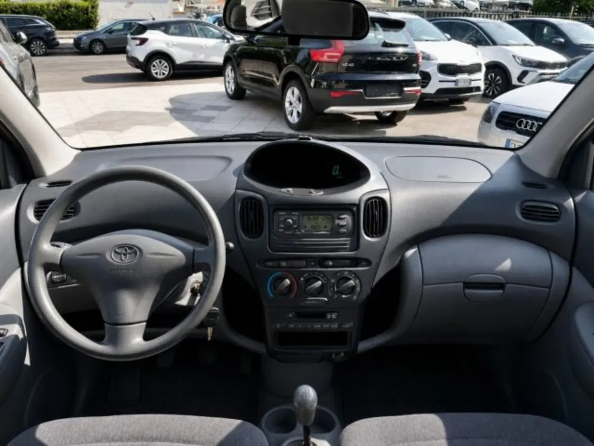 Toyota Yaris usata a Firenze (11)