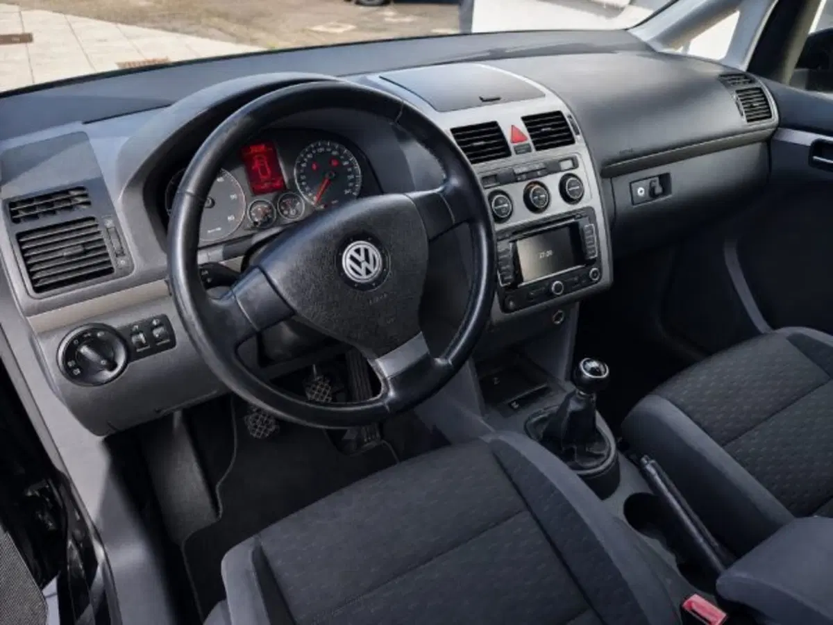Volkswagen Touran usata a Firenze (7)