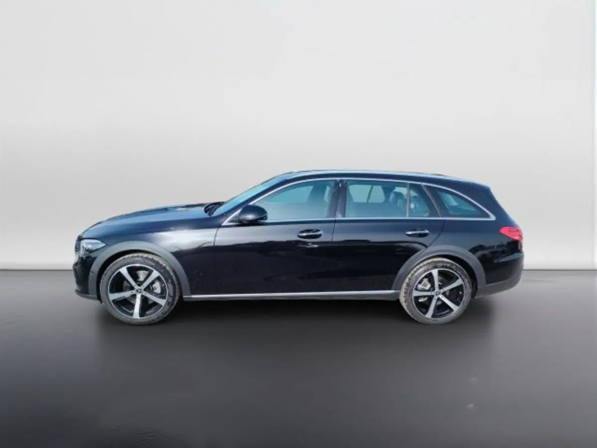 Mercedes-Benz Classe C nuova a Teramo (3)