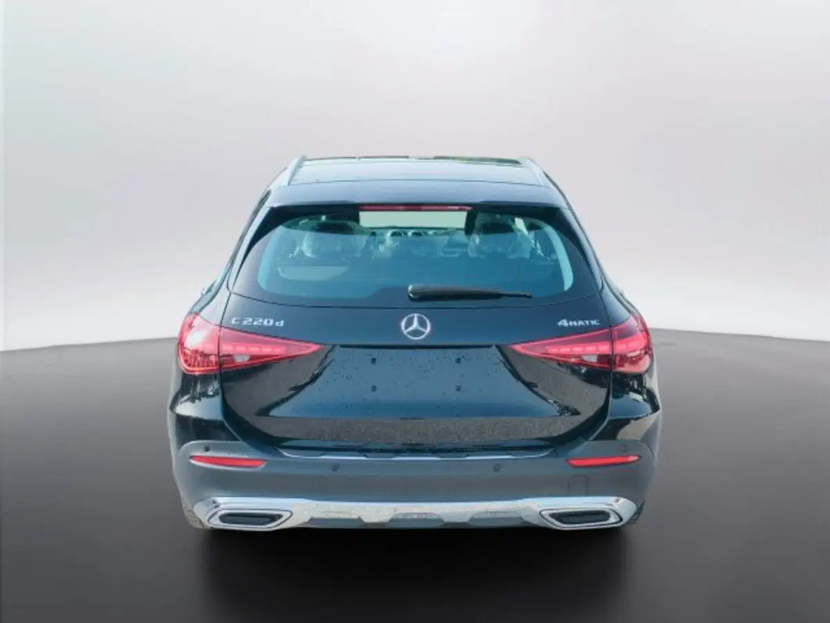 Mercedes-Benz Classe C nuova a Teramo (4)
