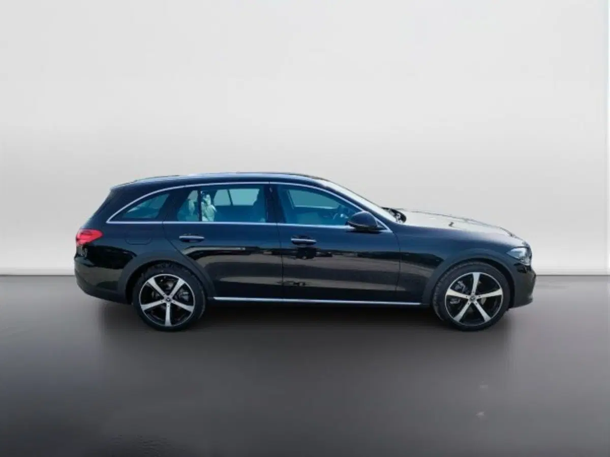 Mercedes-Benz Classe C nuova a Teramo (7)