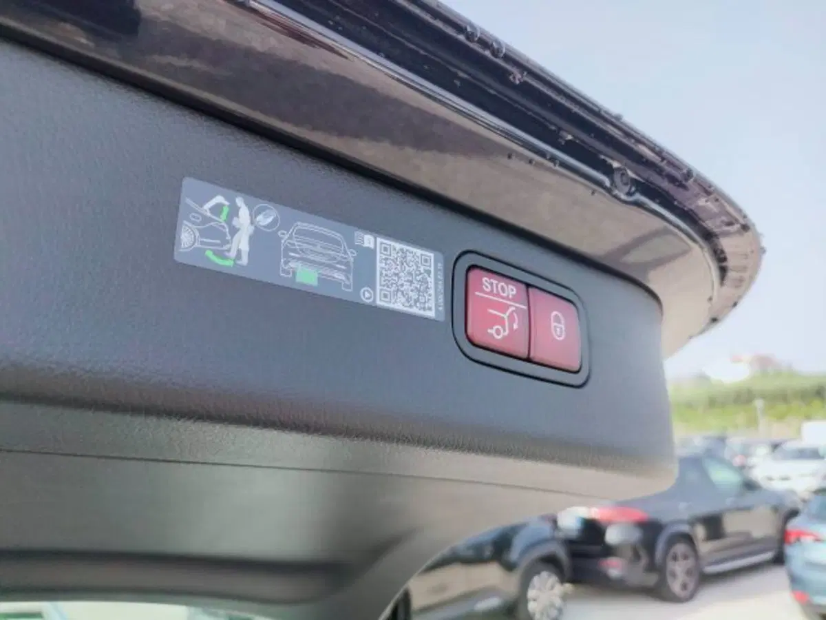 Mercedes-Benz Classe C Station Wagon nuova a Teramo (11)