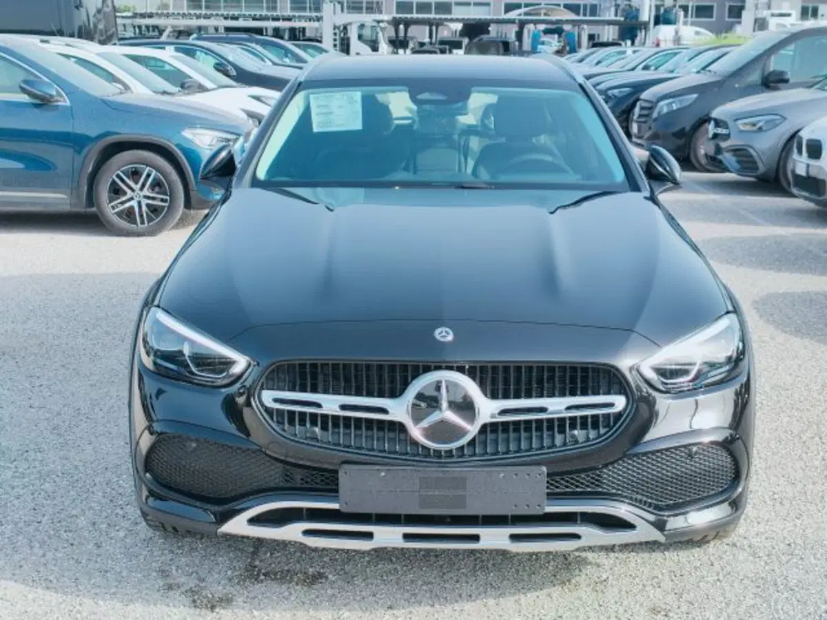 Mercedes-Benz Classe C Station Wagon nuova a Teramo (2)