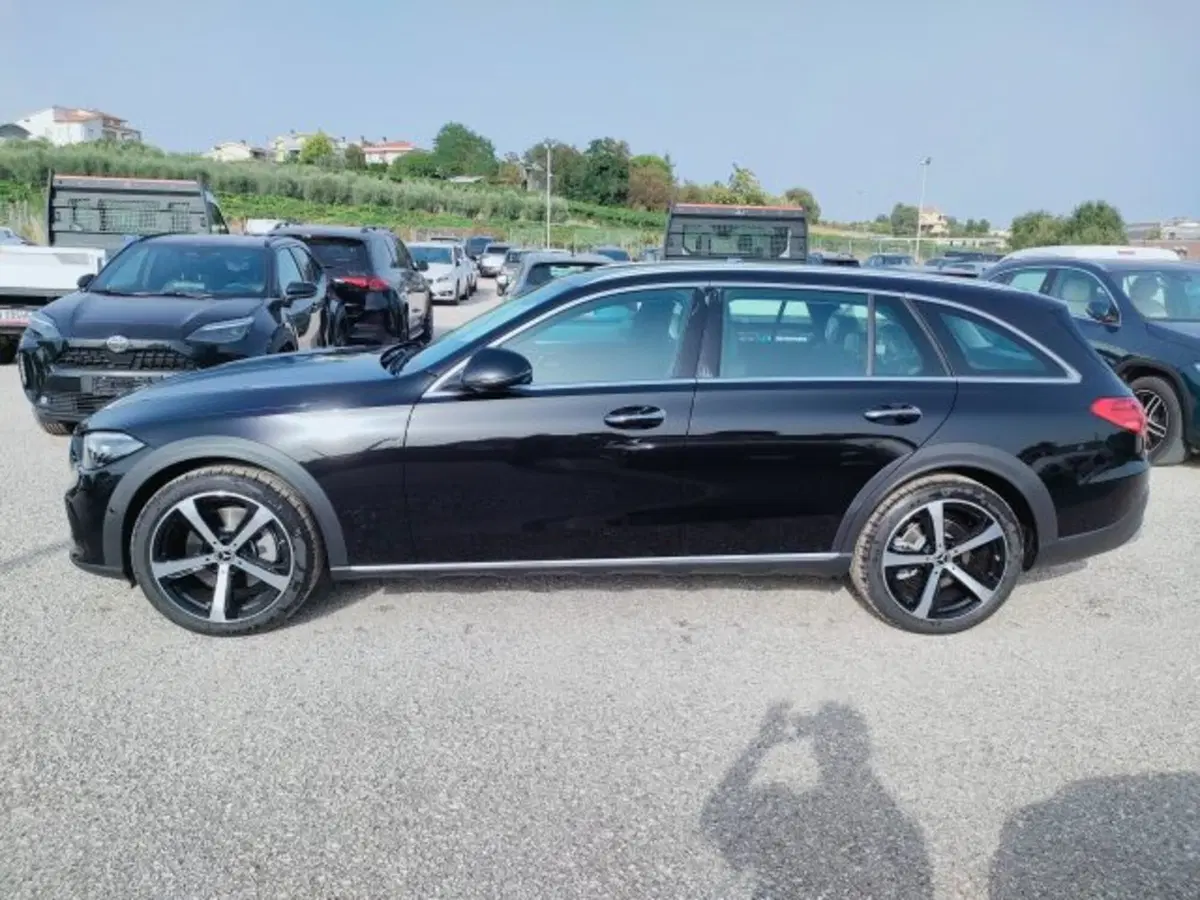 Mercedes-Benz Classe C Station Wagon nuova a Teramo (3)