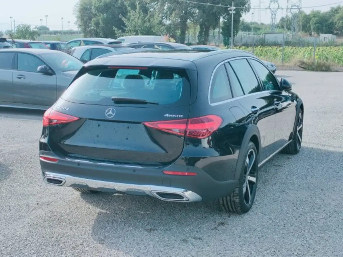 Mercedes-Benz Classe C Station Wagon nuova a Teramo (6)