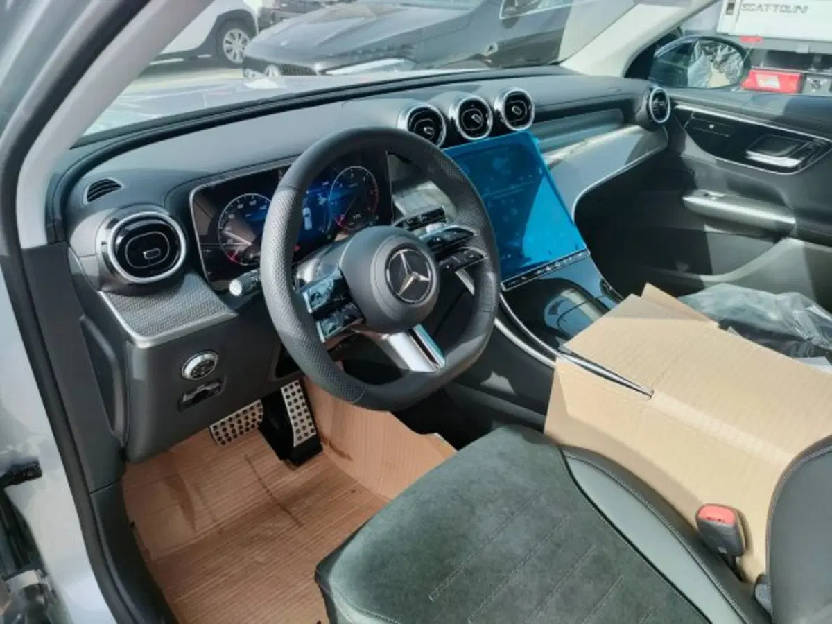 Mercedes-Benz GLC SUV nuova a Teramo (10)