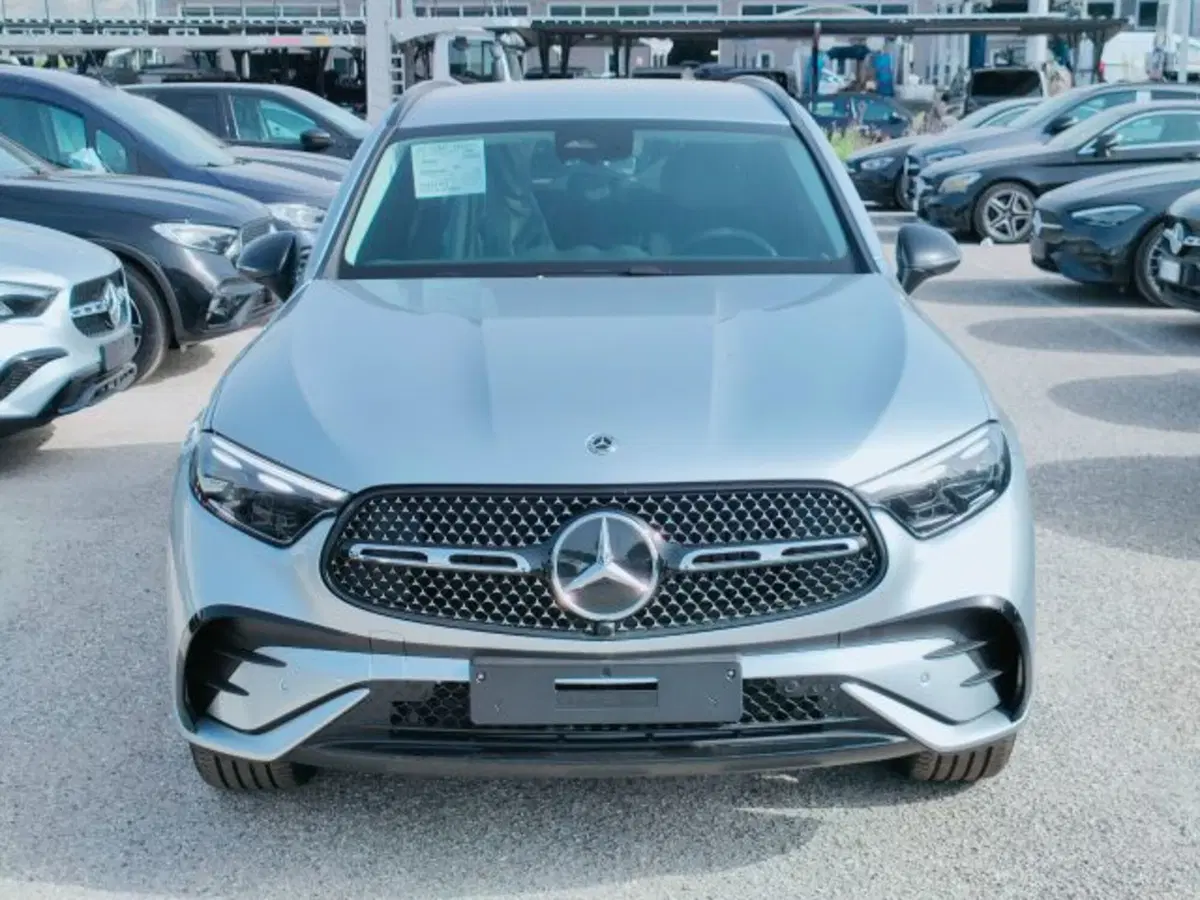 Mercedes-Benz GLC SUV nuova a Teramo (2)