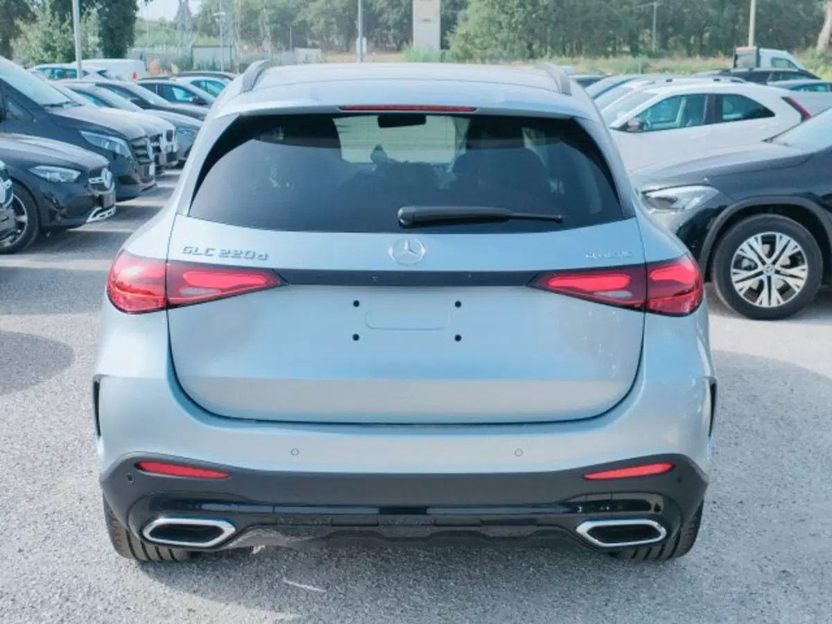 Mercedes-Benz GLC SUV nuova a Teramo (4)