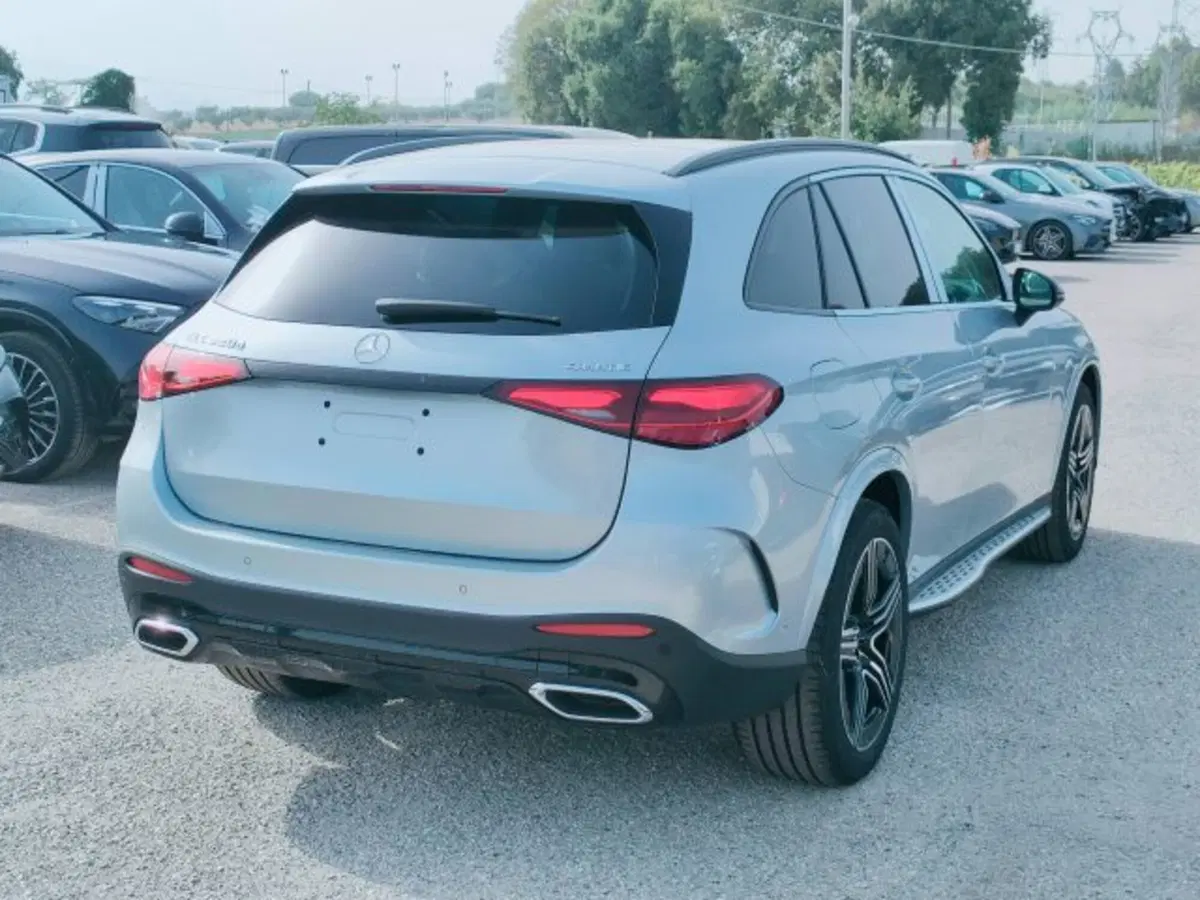 Mercedes-Benz GLC SUV nuova a Teramo (6)