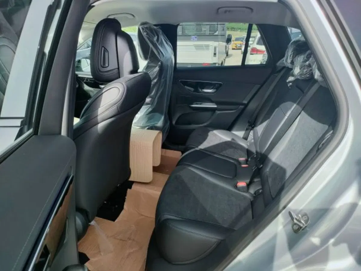 Mercedes-Benz GLC SUV nuova a Teramo (8)