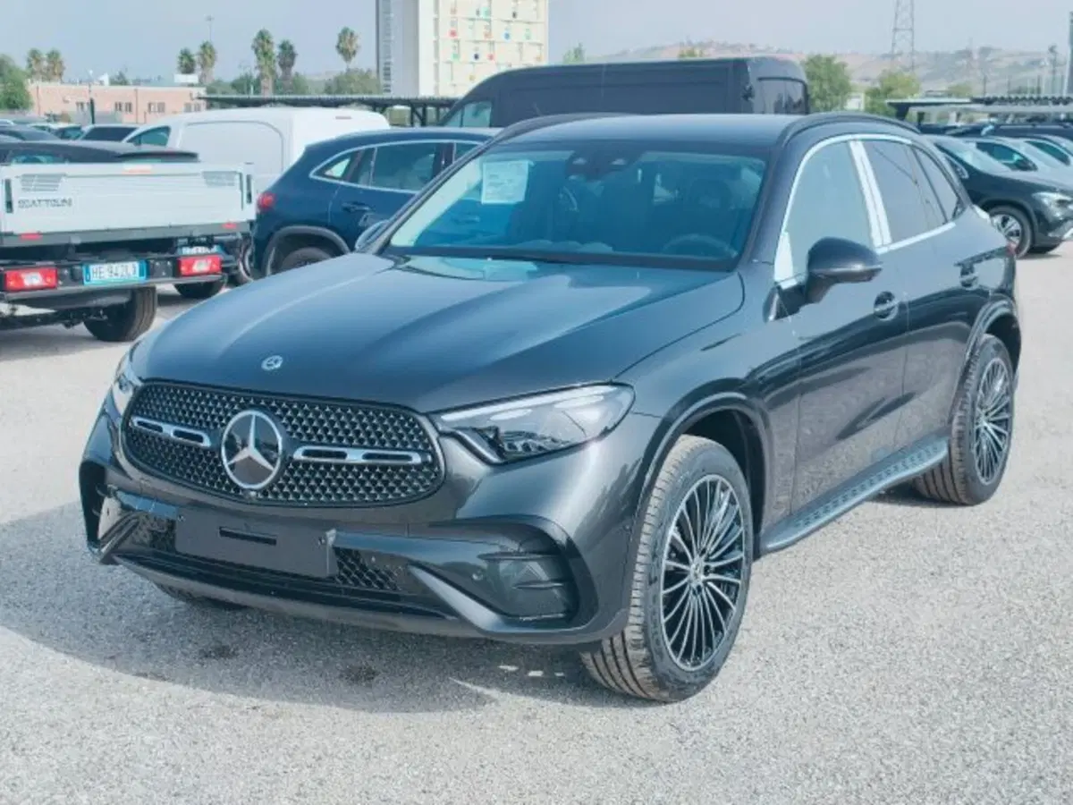 Mercedes-Benz GLC SUV nuova a Teramo