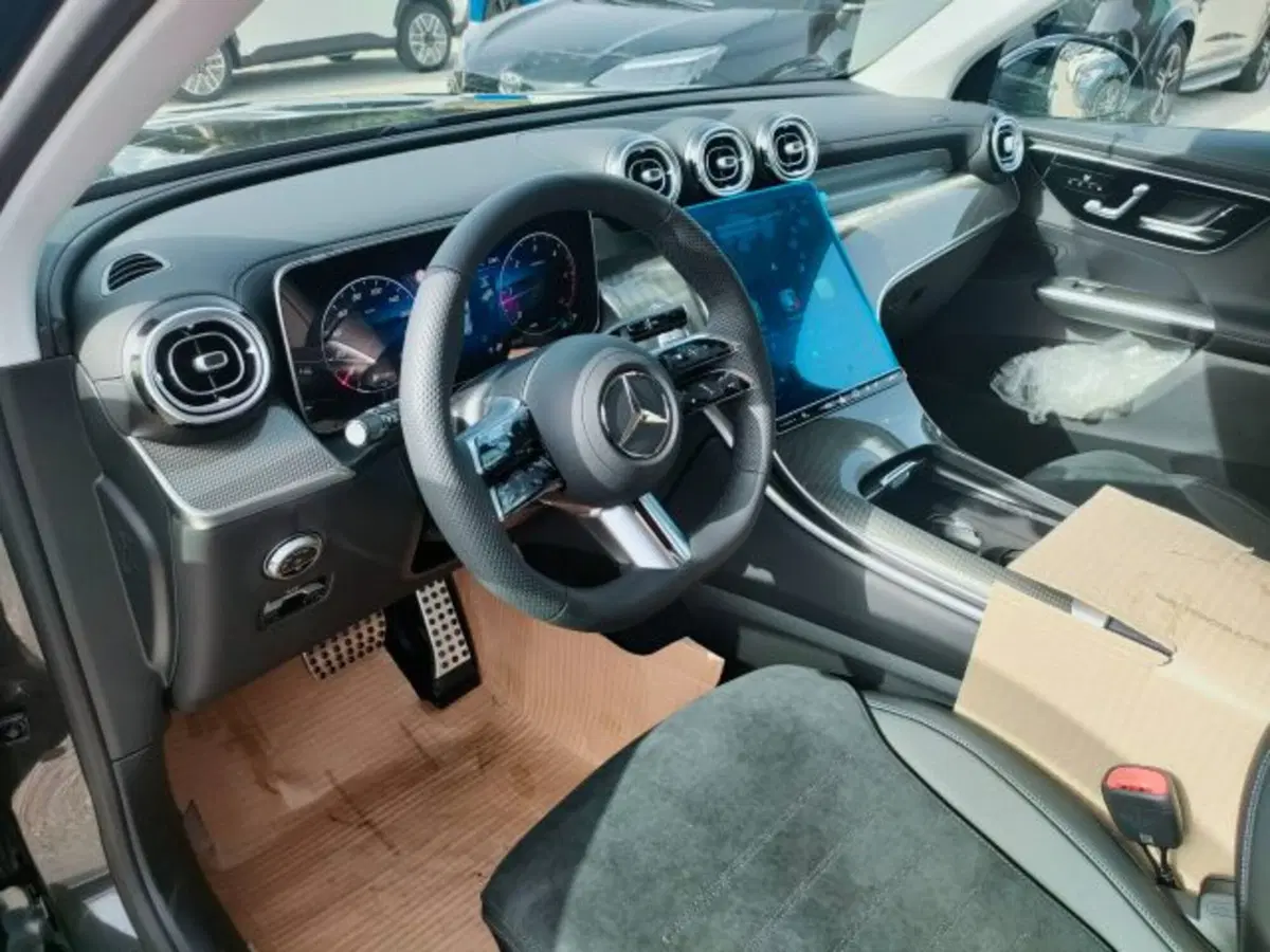 Mercedes-Benz GLC SUV nuova a Teramo (11)