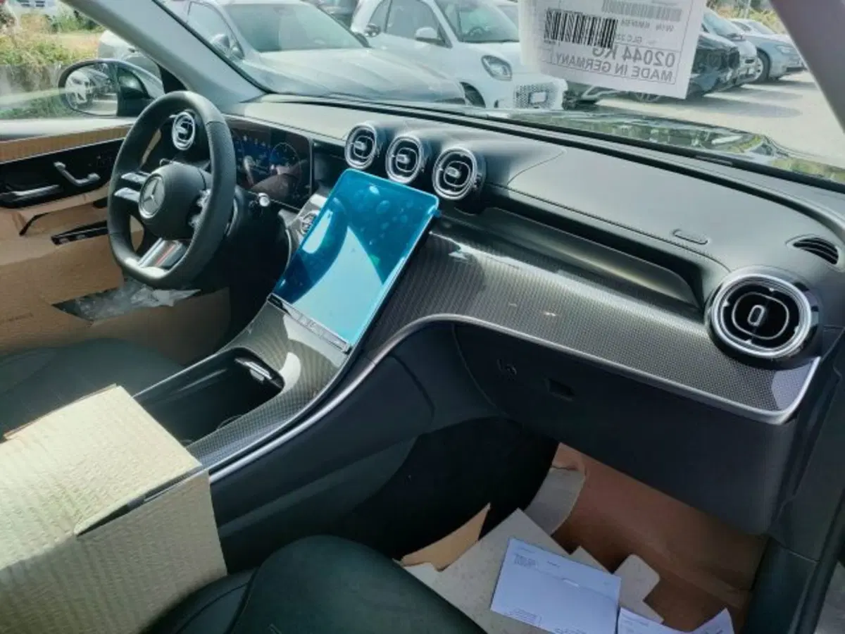Mercedes-Benz GLC SUV nuova a Teramo (12)