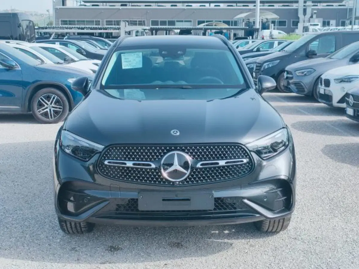 Mercedes-Benz GLC SUV nuova a Teramo (2)