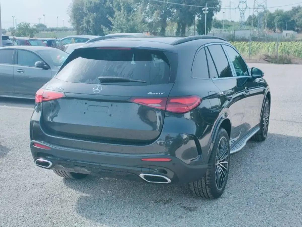 Mercedes-Benz GLC SUV nuova a Teramo (6)
