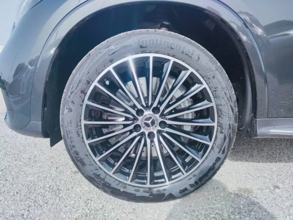 Mercedes-Benz GLC SUV nuova a Teramo (8)