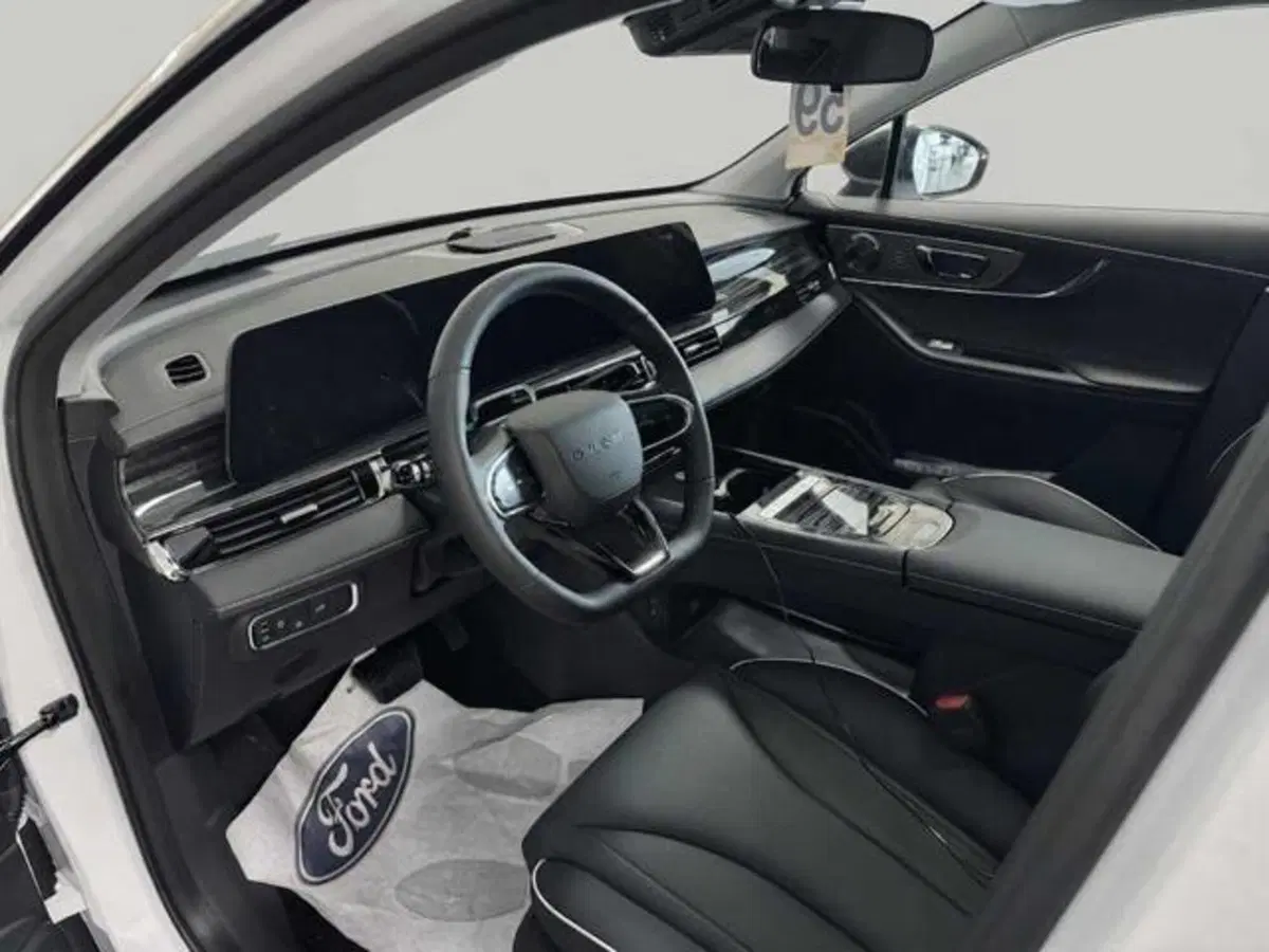Omoda Omoda 5 EV nuova a Lucca (4)