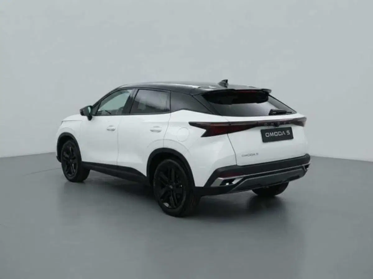 Omoda Omoda 5 EV nuova a Lucca (8)