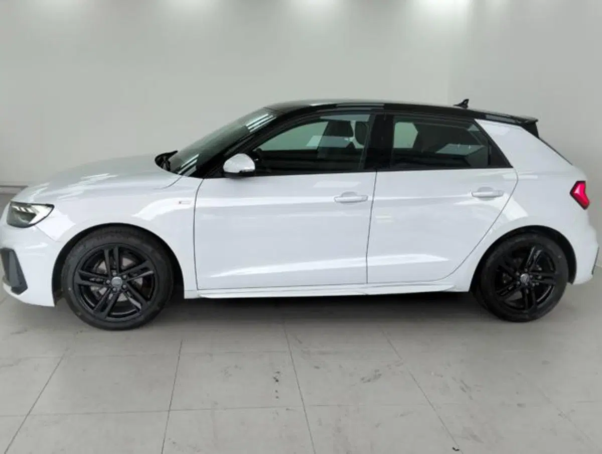 Audi A1 Sportback usata a Como (9)