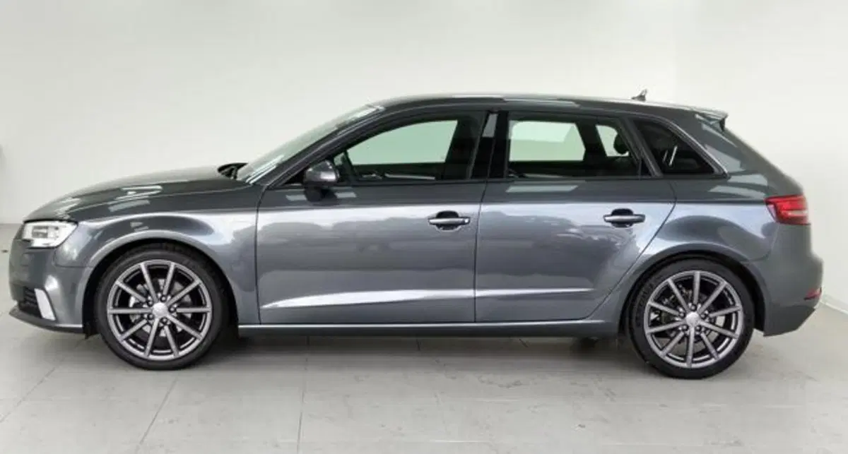 Audi A3 Sportback usata a Como (9)
