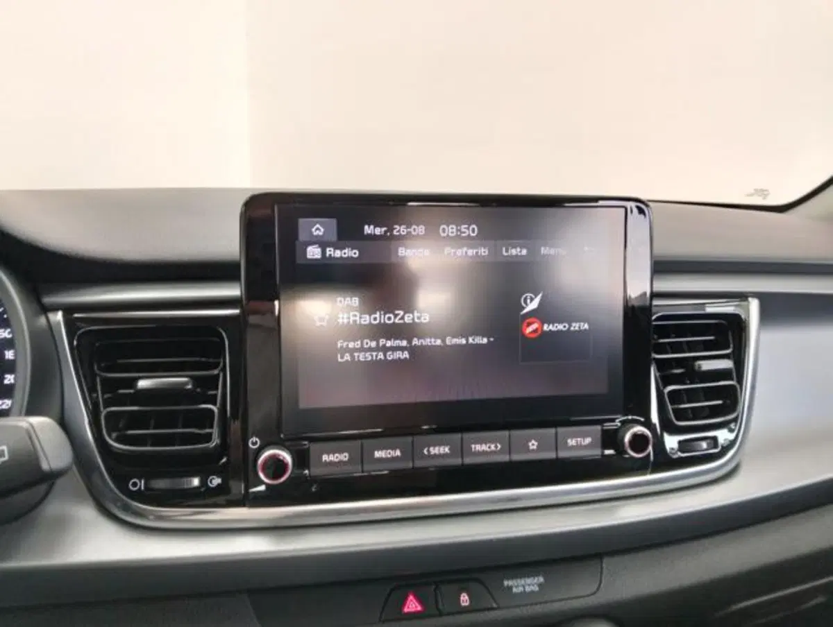 Kia Rio usata a Como (14)