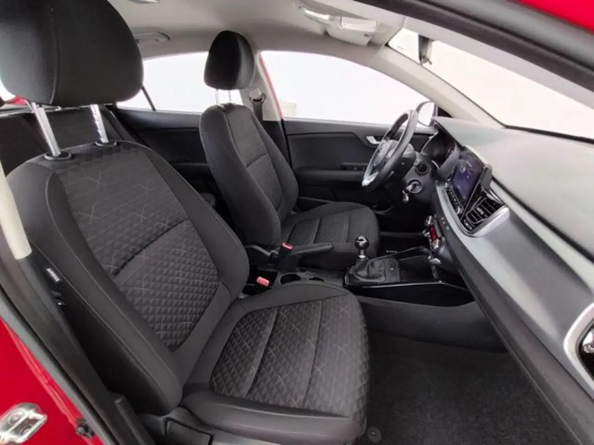 Kia Rio usata a Como (3)