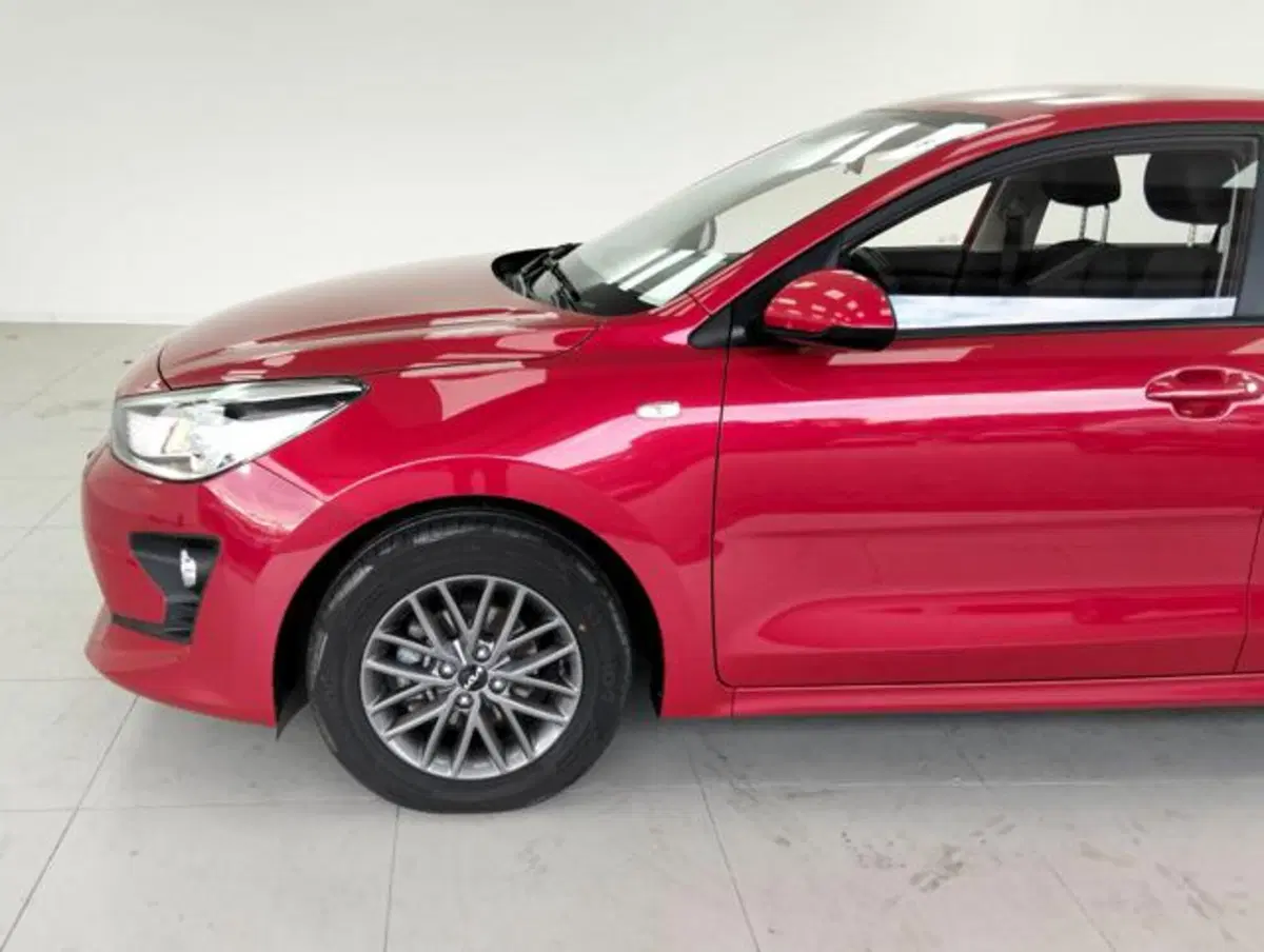 Kia Rio usata a Como (8)