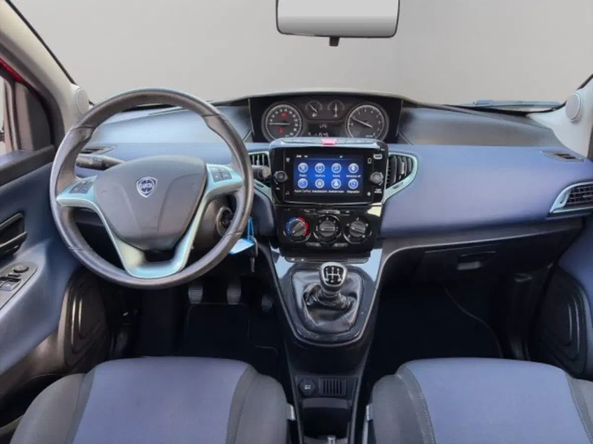 Lancia Ypsilon usata a Perugia (10)