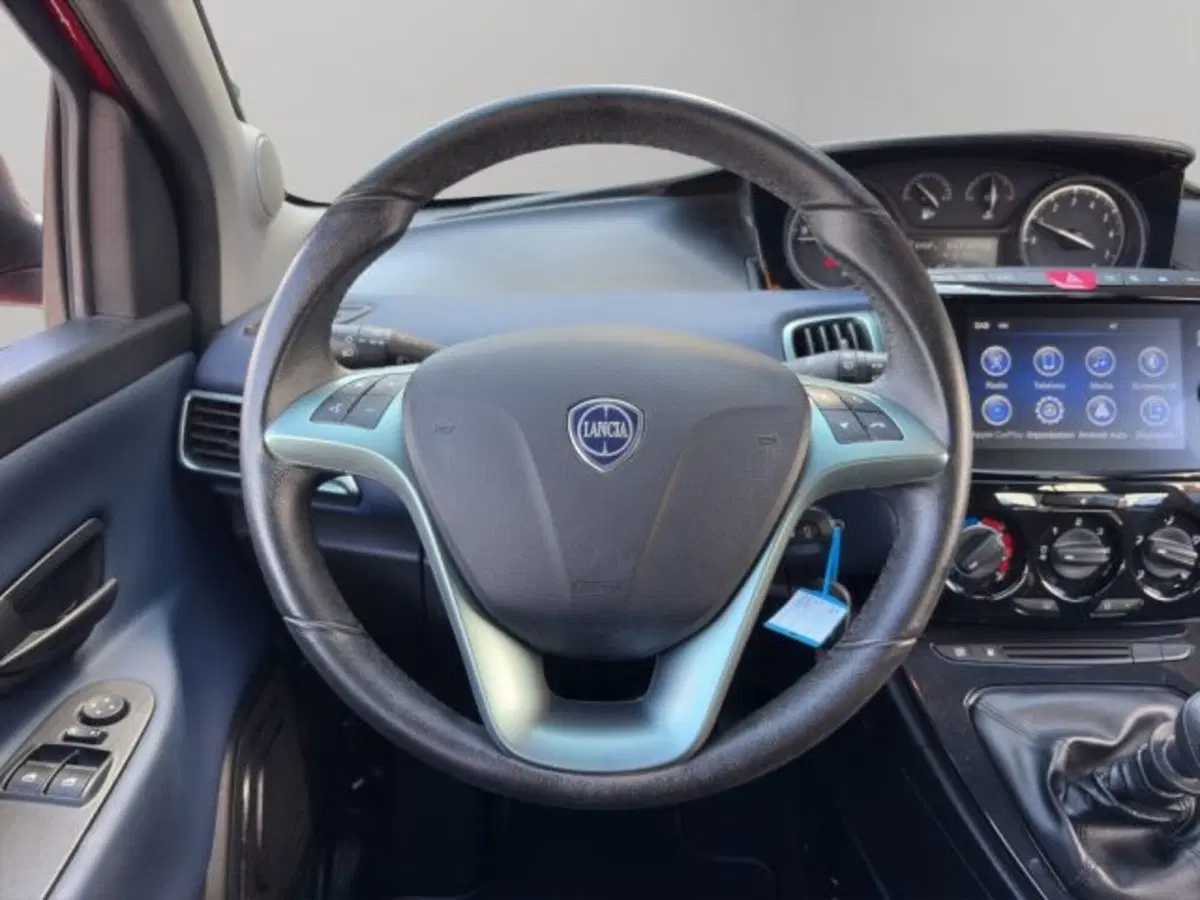 Lancia Ypsilon usata a Perugia (11)