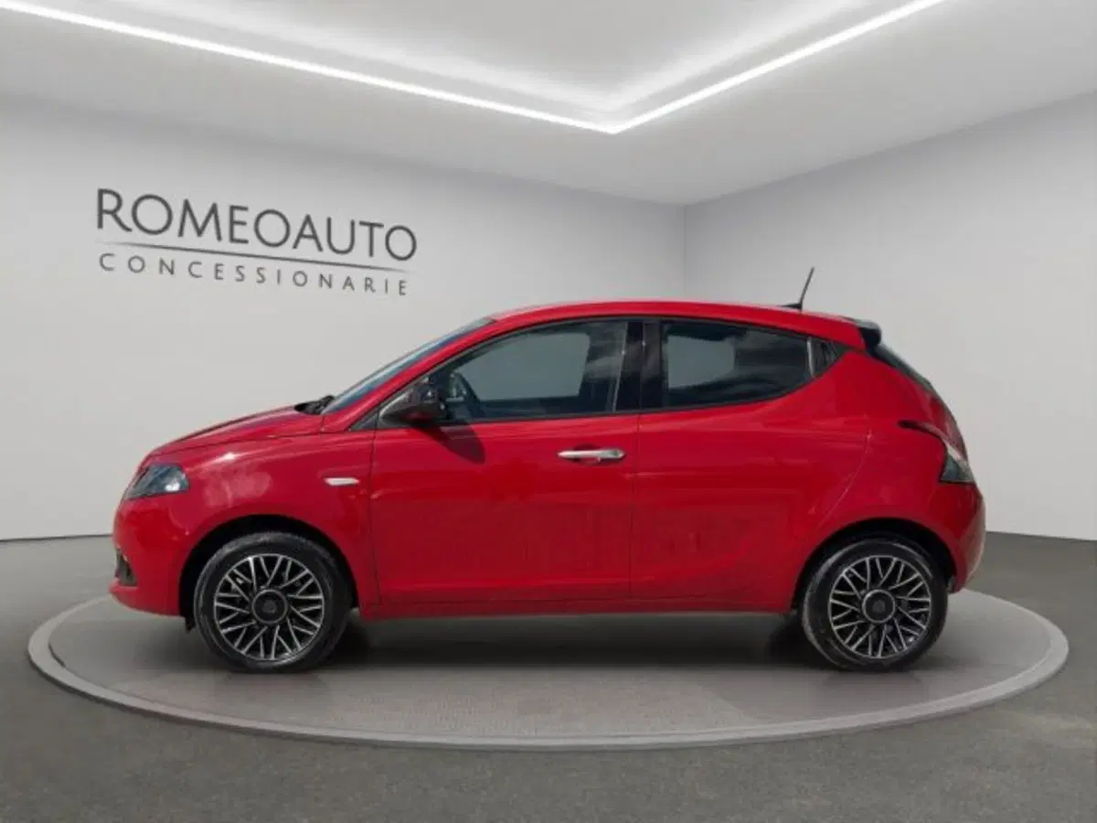 Lancia Ypsilon usata a Perugia (2)