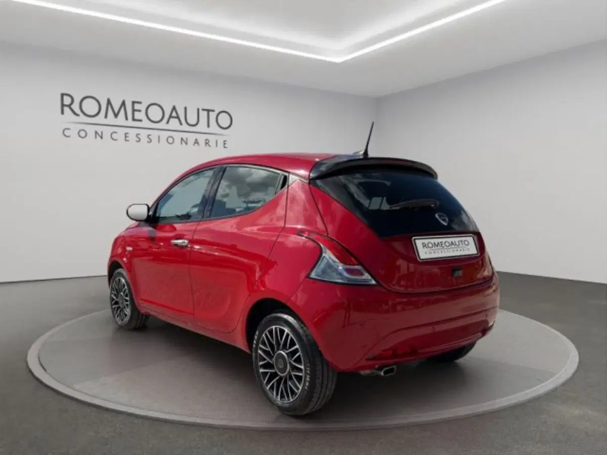 Lancia Ypsilon usata a Perugia (3)