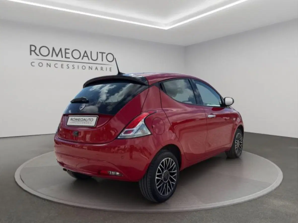 Lancia Ypsilon usata a Perugia (5)