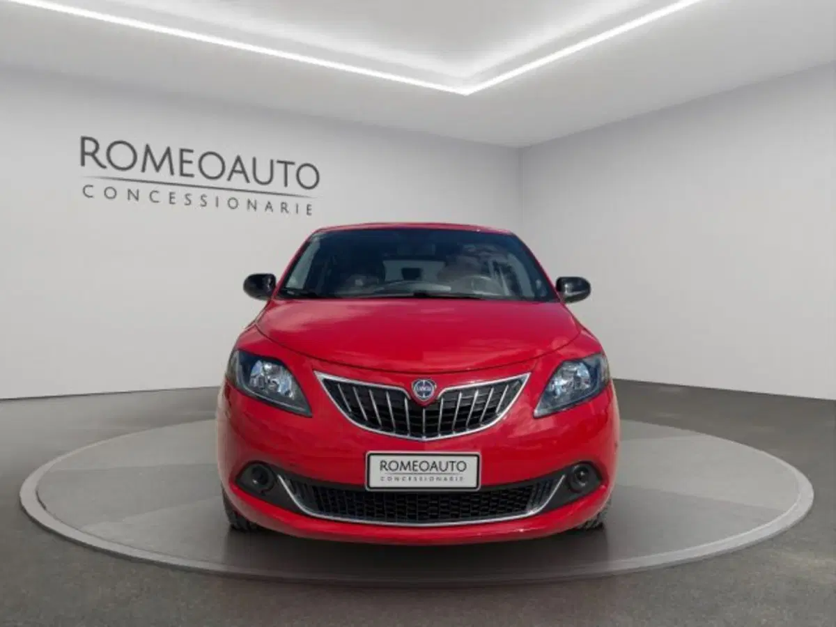 Lancia Ypsilon usata a Perugia (8)