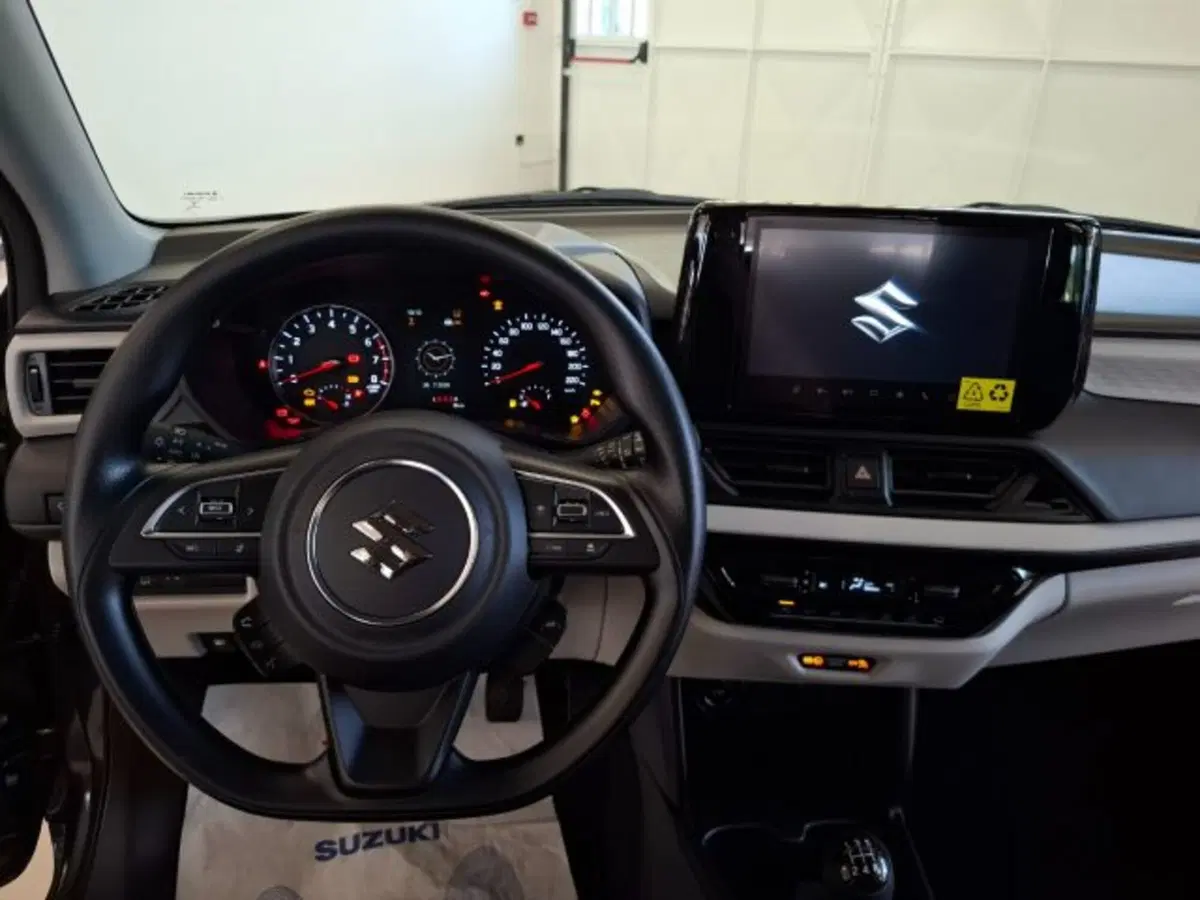 Suzuki Swift nuova a Reggio Emilia (11)