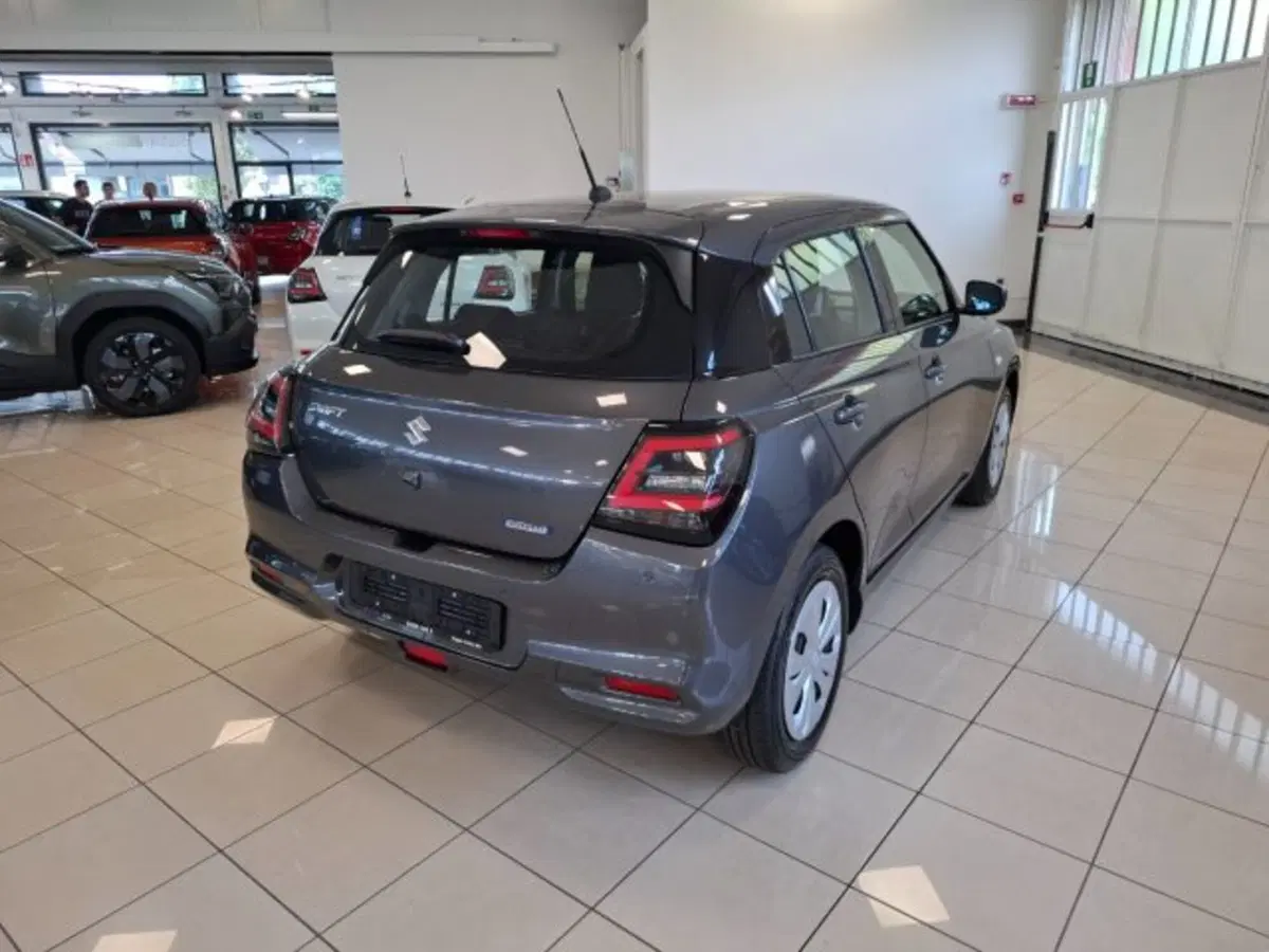 Suzuki Swift nuova a Reggio Emilia (5)