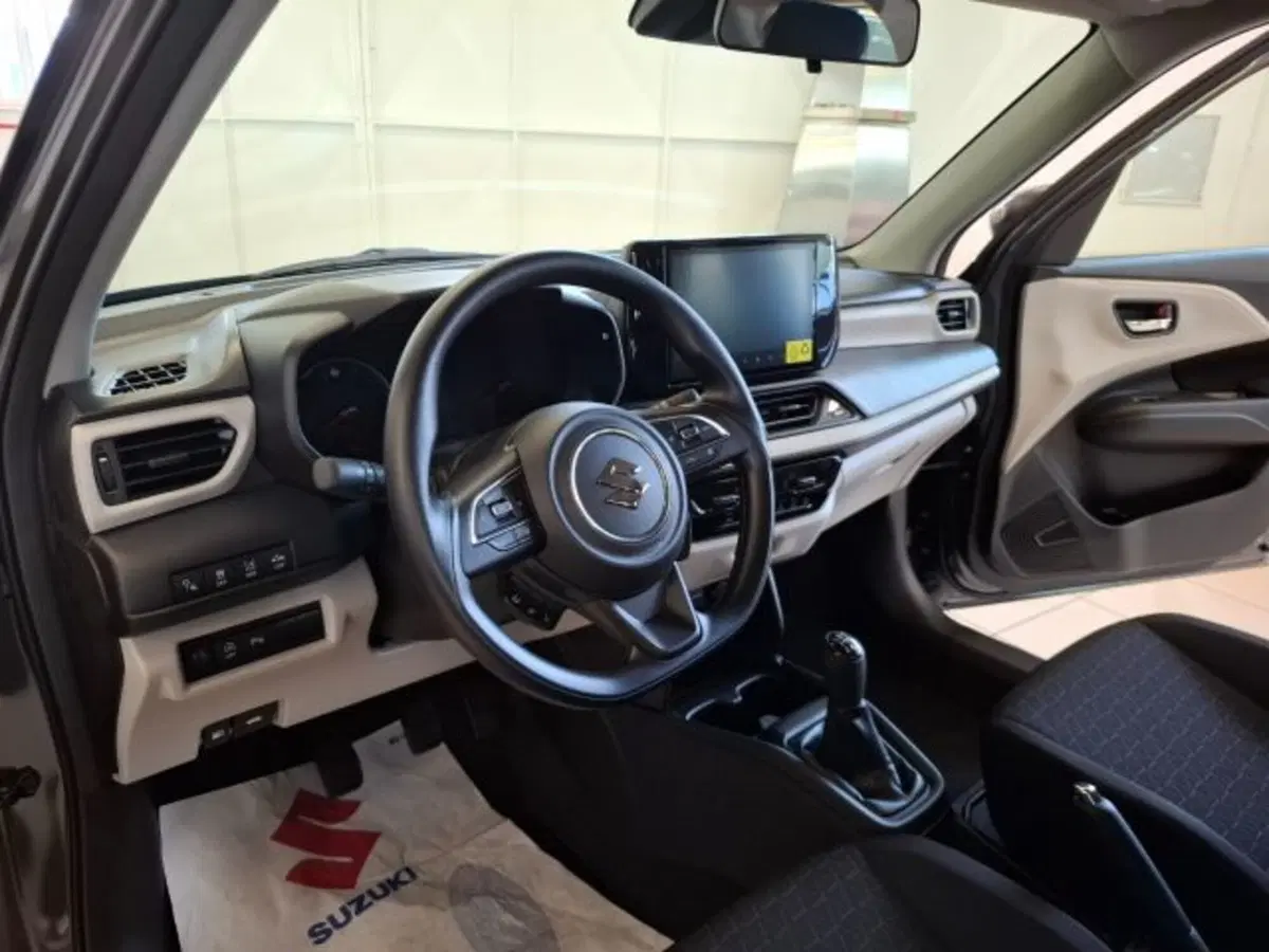 Suzuki Swift nuova a Reggio Emilia (10)