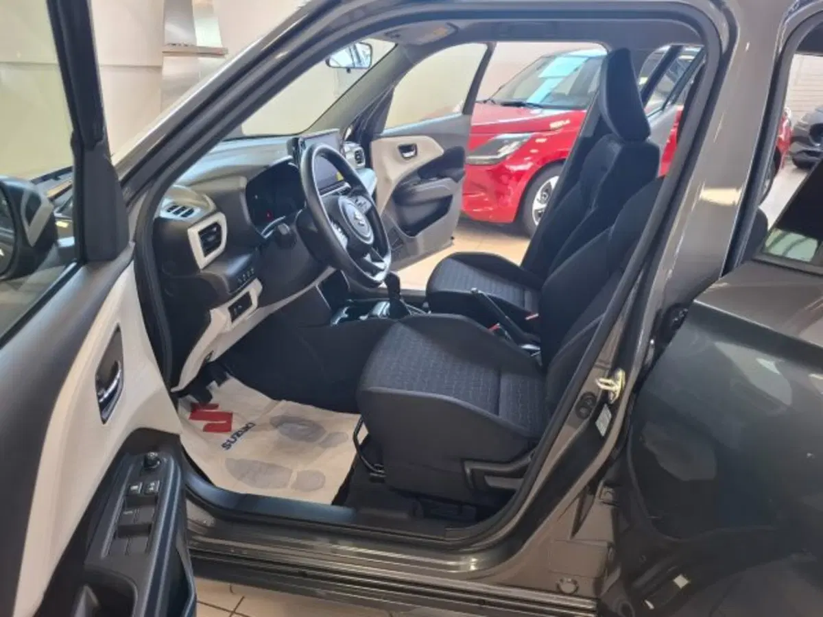 Suzuki Swift nuova a Reggio Emilia (9)