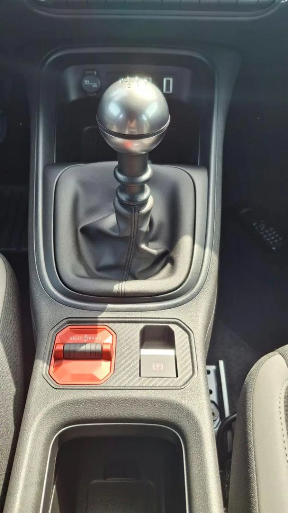 Jeep Avenger nuova a Padova (12)