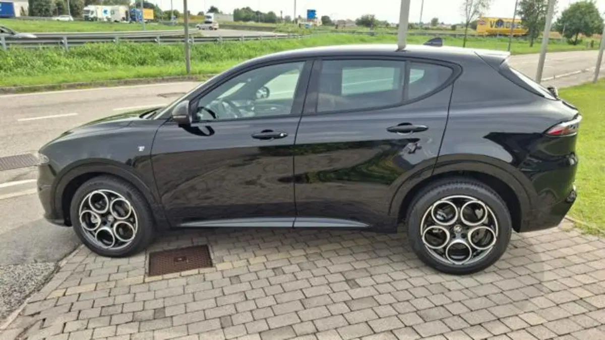 Alfa Romeo Tonale nuova a Padova (3)