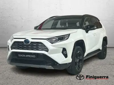 Toyota Rav4 HV (218CV) E-CVT 2WD Style del 2021 usata a Civate