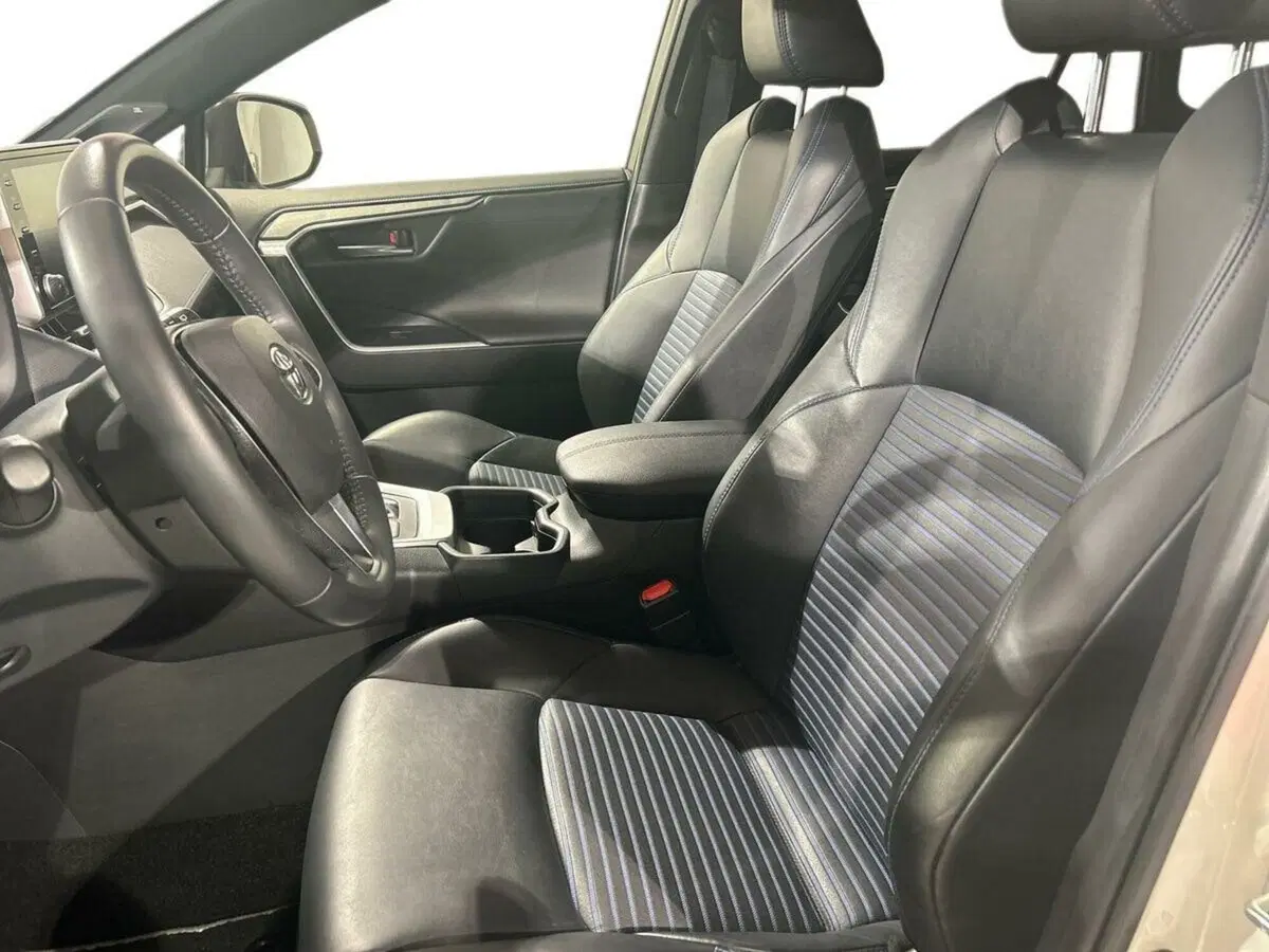 Toyota Rav4 usata a Lecco (11)